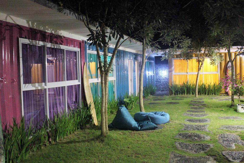 Kubu Container Hotel Uluwatu Buitenkant foto